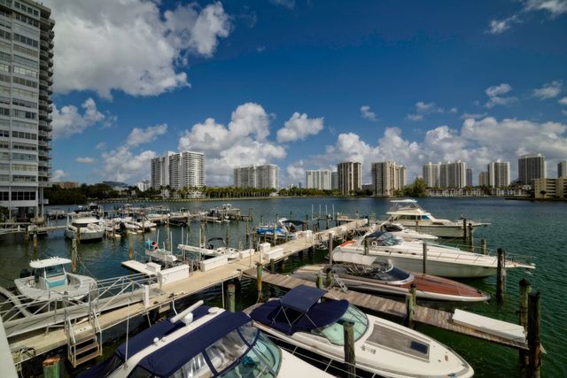 18081 Biscayne Boulevard 403, Aventura, FL 33160