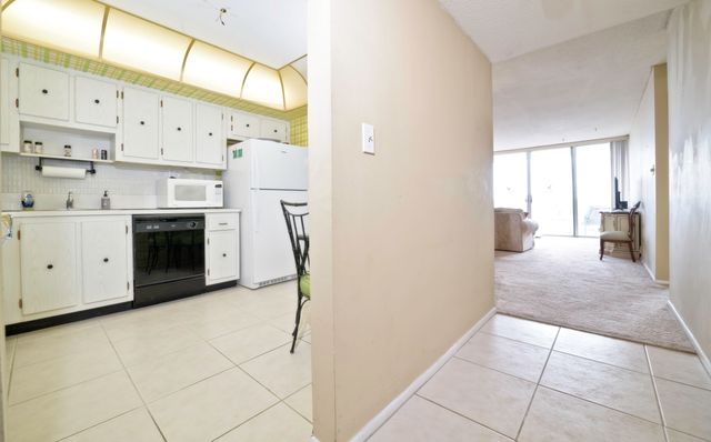 18081 Biscayne Boulevard 403, Aventura, FL 33160