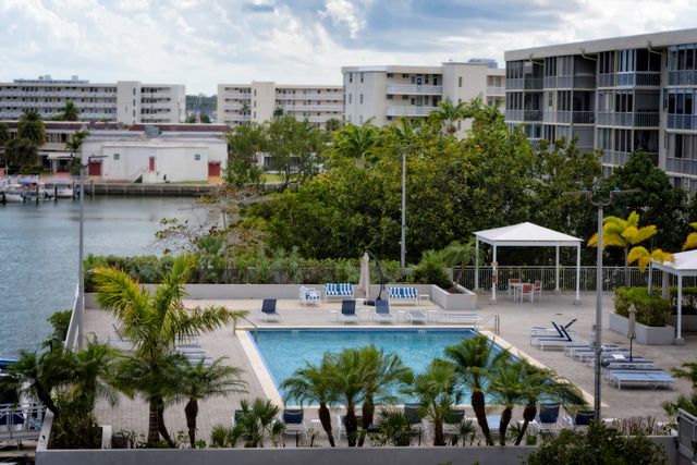 18081 Biscayne Boulevard 403, Aventura, FL 33160