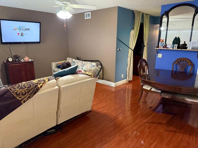 301 SW 135th Avenue 404c, Pembroke Pines, FL 33027