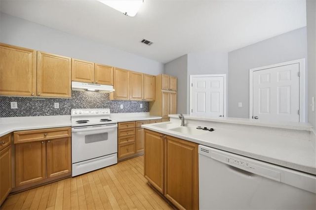 218 Edinburgh Court 218, Alpharetta, GA 30004