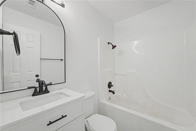 3400 SW Landau Court, Bentonville, AR 72712