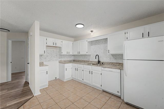 3400 SW Landau Court, Bentonville, AR 72712
