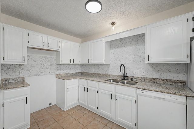 3400 SW Landau Court, Bentonville, AR 72712