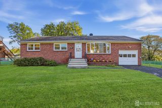 45 N Laurel Avenue N, Iselin, NJ 08830