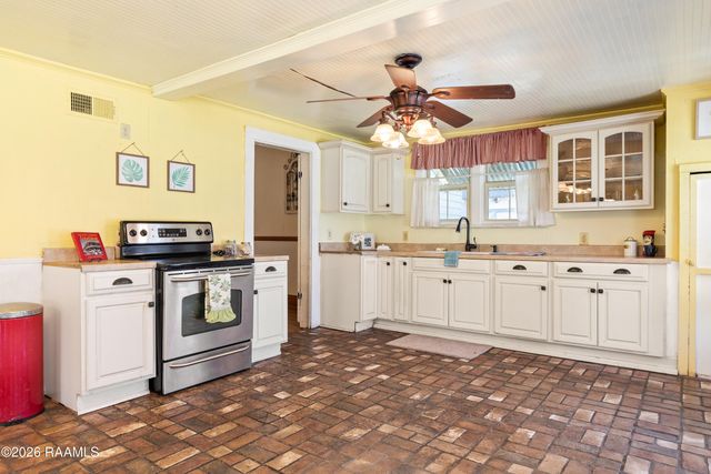 153 Duperier Avenue, New Iberia, LA 70563