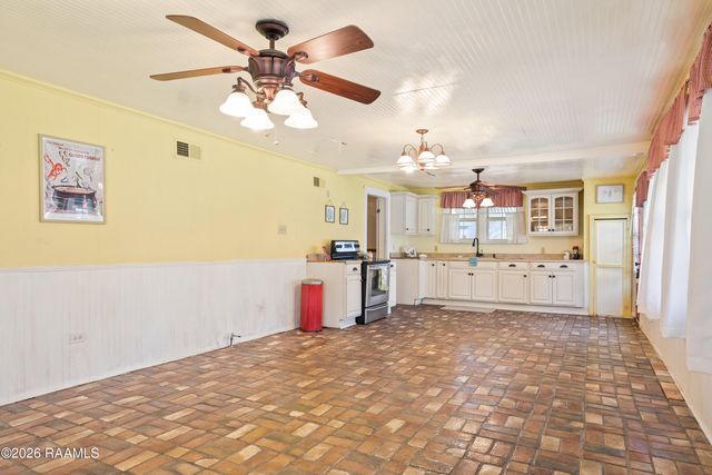 153 Duperier Avenue, New Iberia, LA 70563