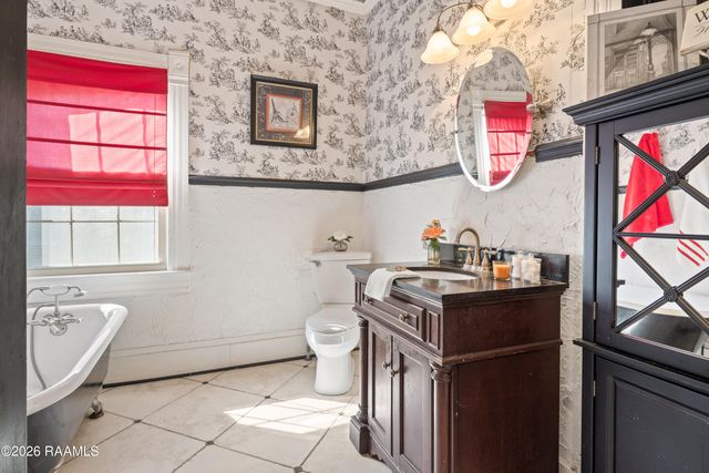 153 Duperier Avenue, New Iberia, LA 70563