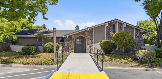 26 Miranda Ct, Sacramento, CA 95822