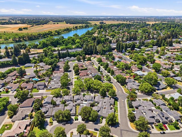 26 Miranda Ct, Sacramento, CA 95822