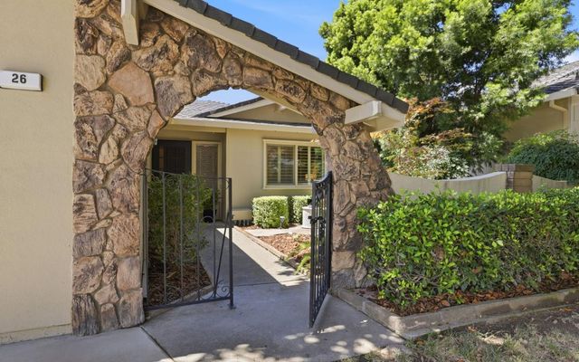 26 Miranda Ct, Sacramento, CA 95822