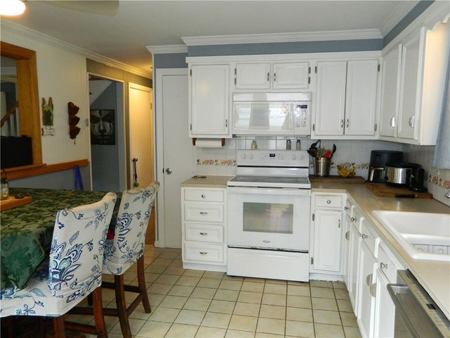4 Triton Drive, North Kingstown, RI 02874