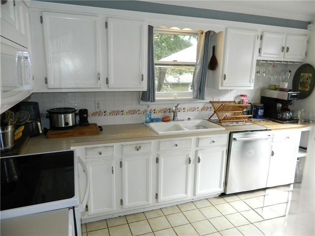 4 Triton Drive, North Kingstown, RI 02874