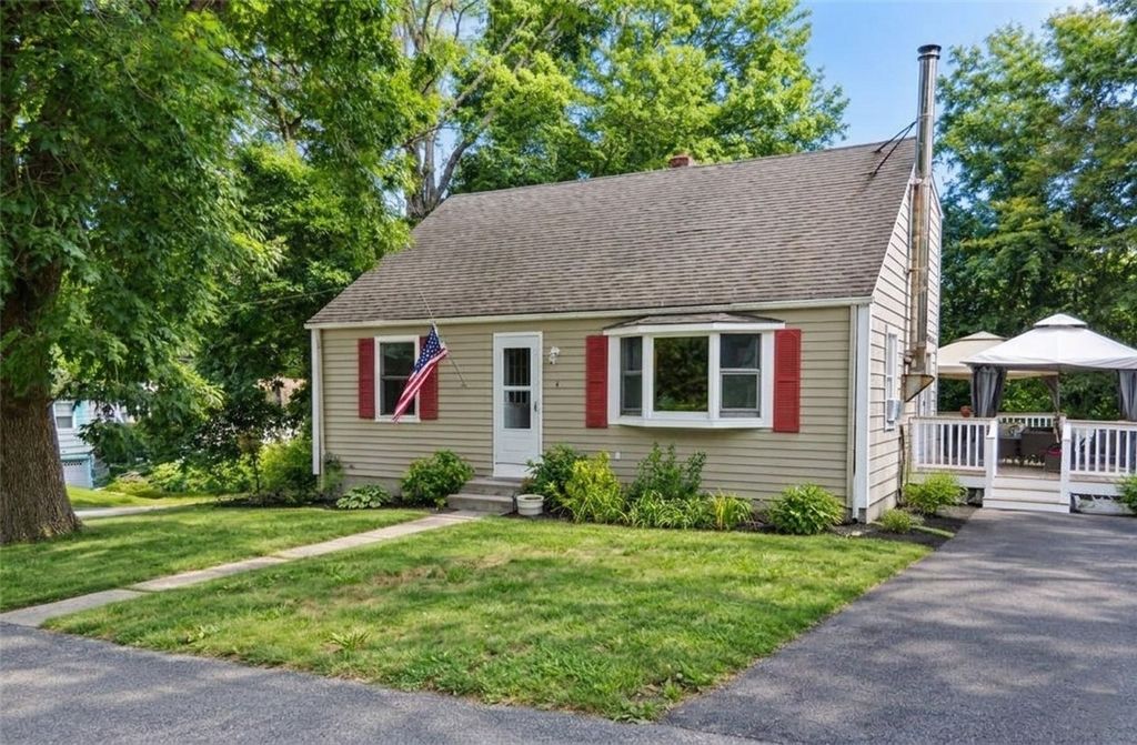 4 Triton Drive, North Kingstown, RI 02874
