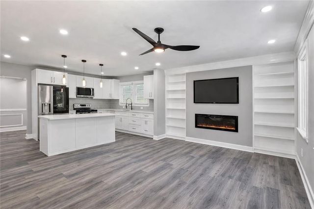 724 Cowan SE Road, Conyers, GA 30094