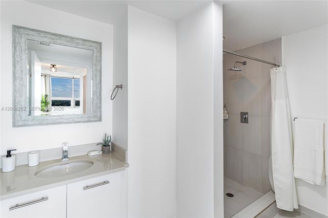 3250 NE 1st Ave 913, Miami, FL 33137