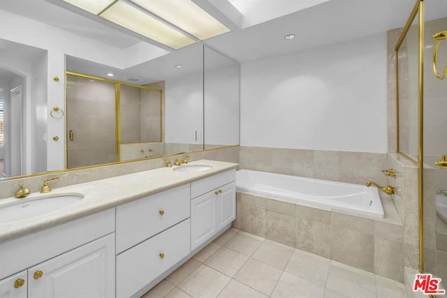 11847 Gorham Avenue 104, Los Angeles, CA 90049