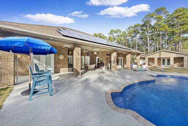 5923 Michael Drive, Milton, FL 32583