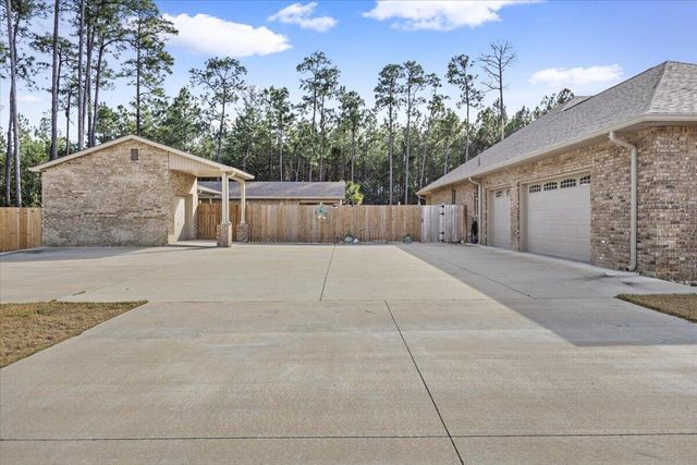 5923 Michael Drive, Milton, FL 32583