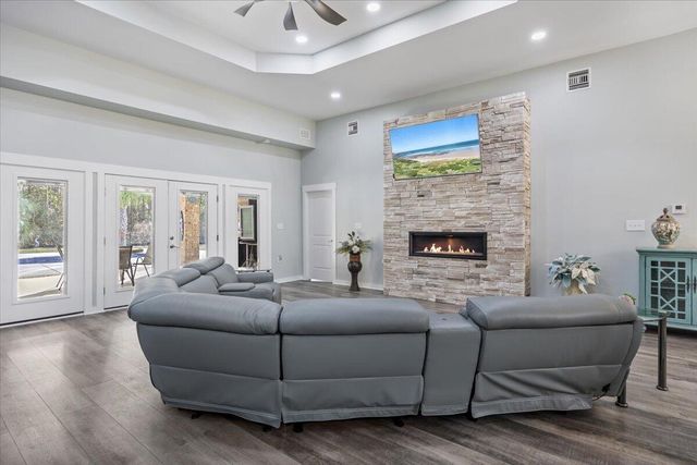 5923 Michael Drive, Milton, FL 32583