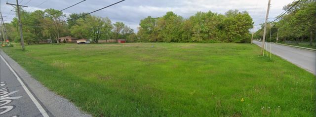 1001 E 40th Place, Griffith, IN 46319