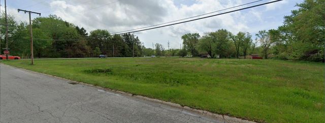 1001 E 40th Place, Griffith, IN 46319