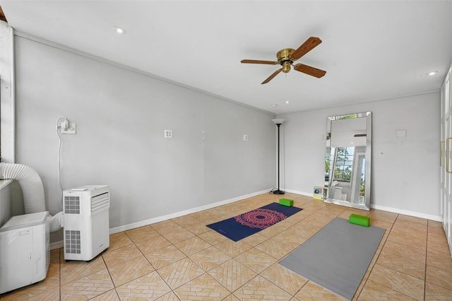 2934 W ELLIS DRIVE, Tampa, FL 33611