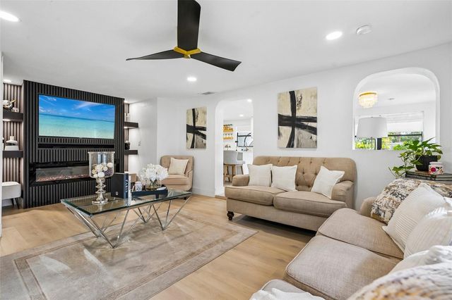 2934 W ELLIS DRIVE, Tampa, FL 33611