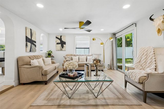 2934 W ELLIS DRIVE, Tampa, FL 33611
