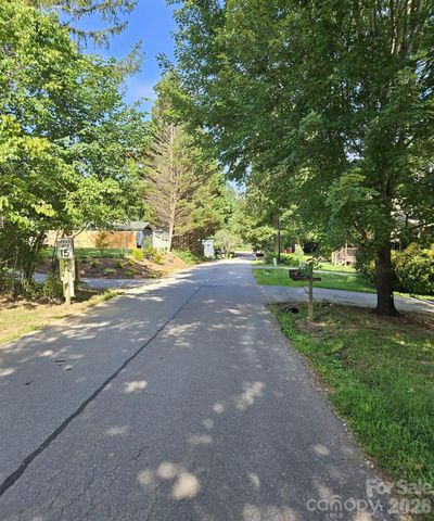 17 Lamar Avenue, Asheville, NC 28803