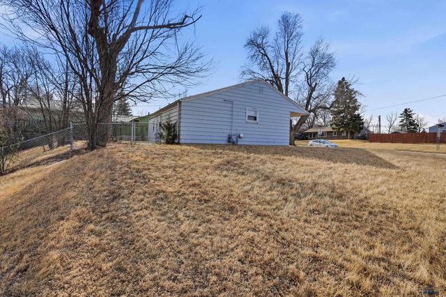 402 E INDIANA, Rapid City, SD 57701