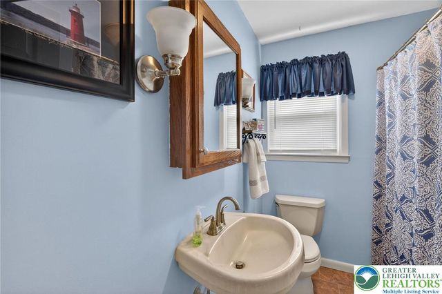 1984 Troxell Street, Hanover Twp, PA 18109