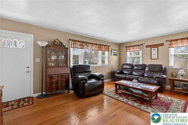 1984 Troxell Street, Hanover Twp, PA 18109