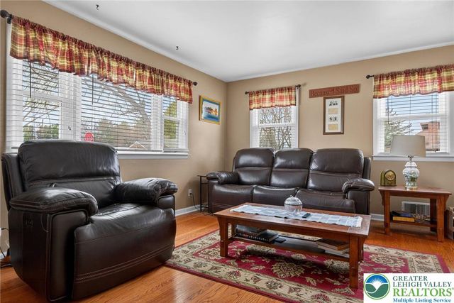 1984 Troxell Street, Hanover Twp, PA 18109