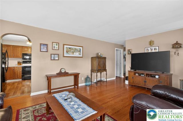 1984 Troxell Street, Hanover Twp, PA 18109