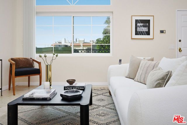 3900 Beethoven Street 302, Los Angeles, CA 90066