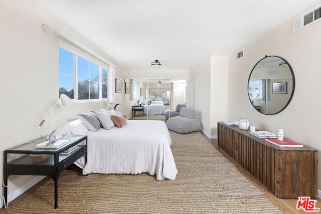 3900 Beethoven Street 302, Los Angeles, CA 90066