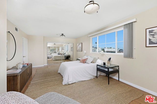 3900 Beethoven Street 302, Los Angeles, CA 90066