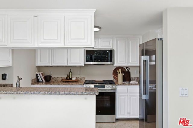 3900 Beethoven Street 302, Los Angeles, CA 90066