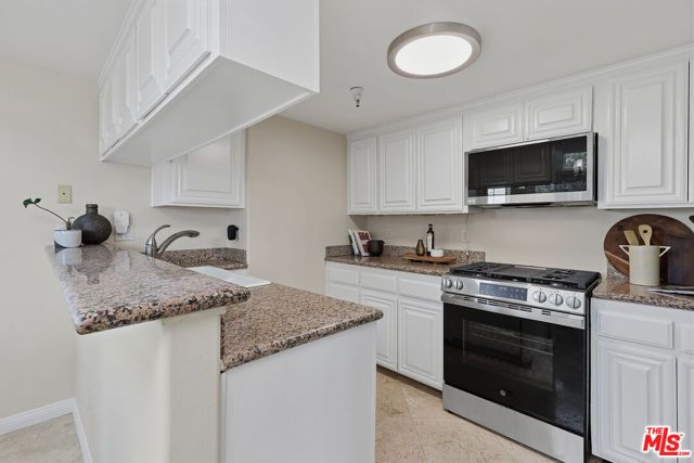 3900 Beethoven Street 302, Los Angeles, CA 90066