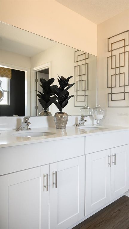 Image 5 of property listing at 4111 RIVER BEACON BOULEVARD, Davenport, FL 33837