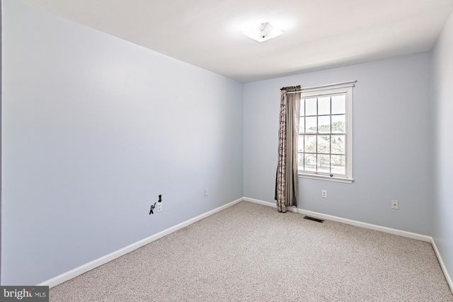 25 MARBLE HOUSE DR, Bear, DE 19701