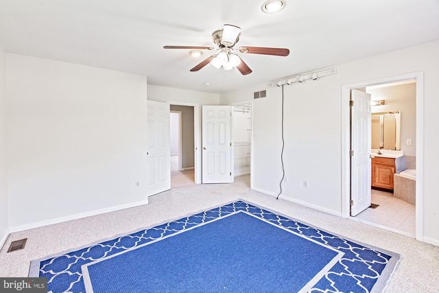 25 MARBLE HOUSE DR, Bear, DE 19701