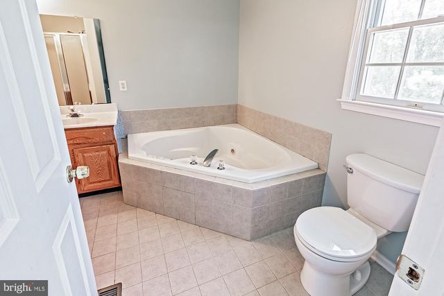 25 MARBLE HOUSE DR, Bear, DE 19701