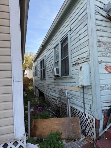 2310 W WALNUT STREET, Tampa, FL 33607