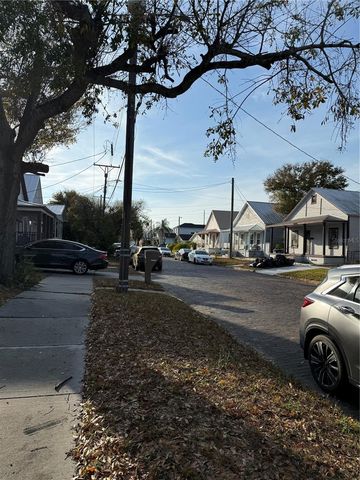 2310 W WALNUT STREET, Tampa, FL 33607