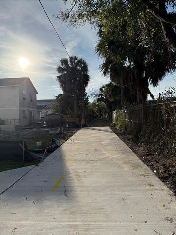 2310 W WALNUT STREET, Tampa, FL 33607