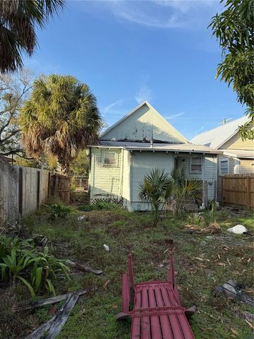 2310 W WALNUT STREET, Tampa, FL 33607