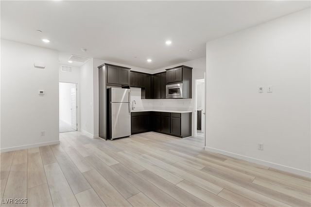 200 Viento Ridge Street, Henderson, NV 89012