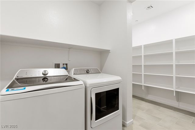 200 Viento Ridge Street, Henderson, NV 89012